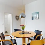 Strandnahe Fewo Mit Schwimmbad Im Haus, Liebeskind 80, Binz