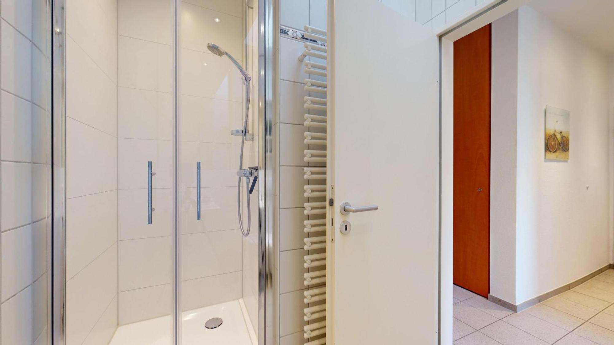 Strandnahe Mit Schwimmbad Im Haus, Liebeskind 80, * Ostseebad Binz
