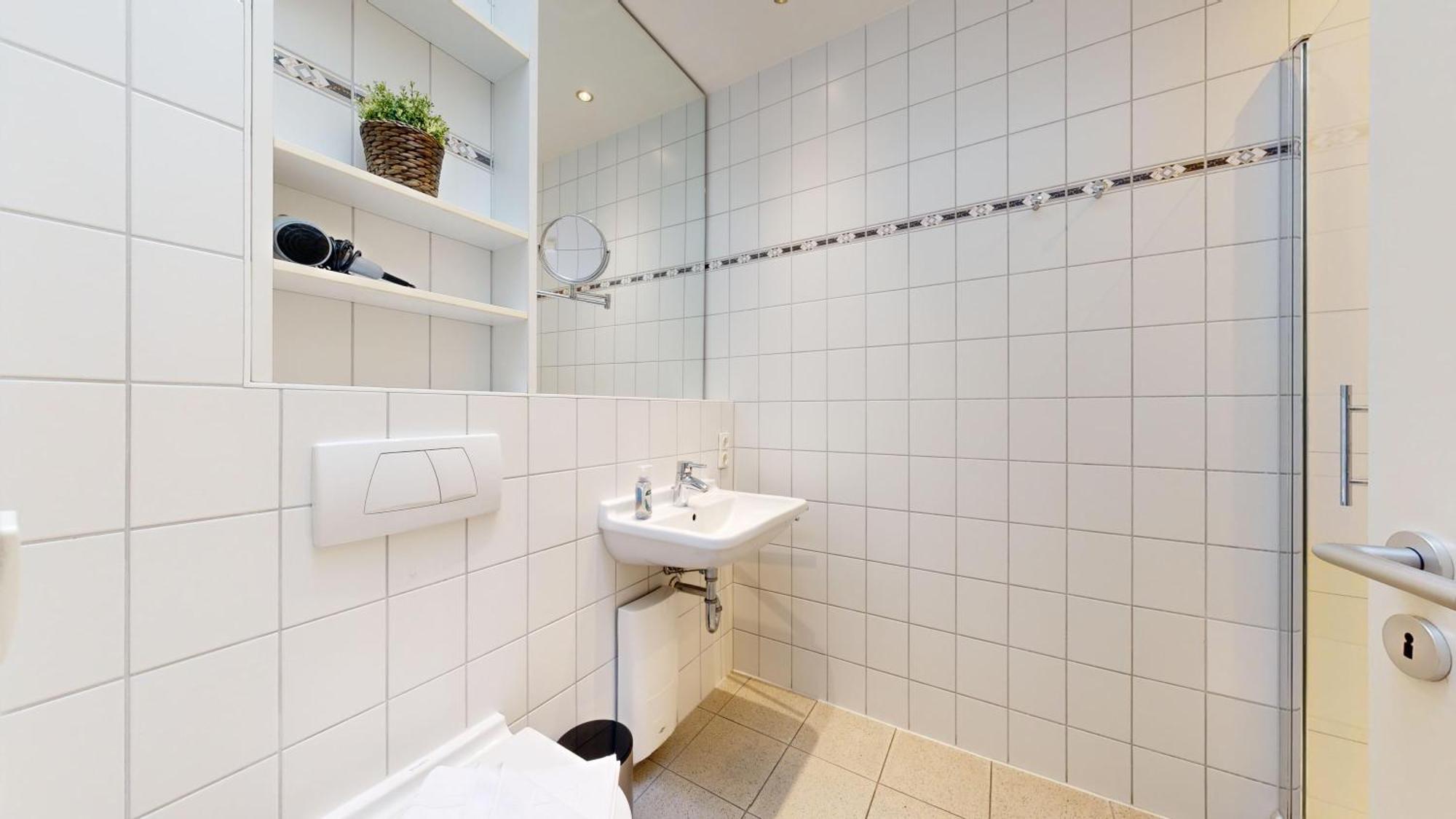 Strandnahe Mit Schwimmbad Im Haus, Liebeskind 80, *