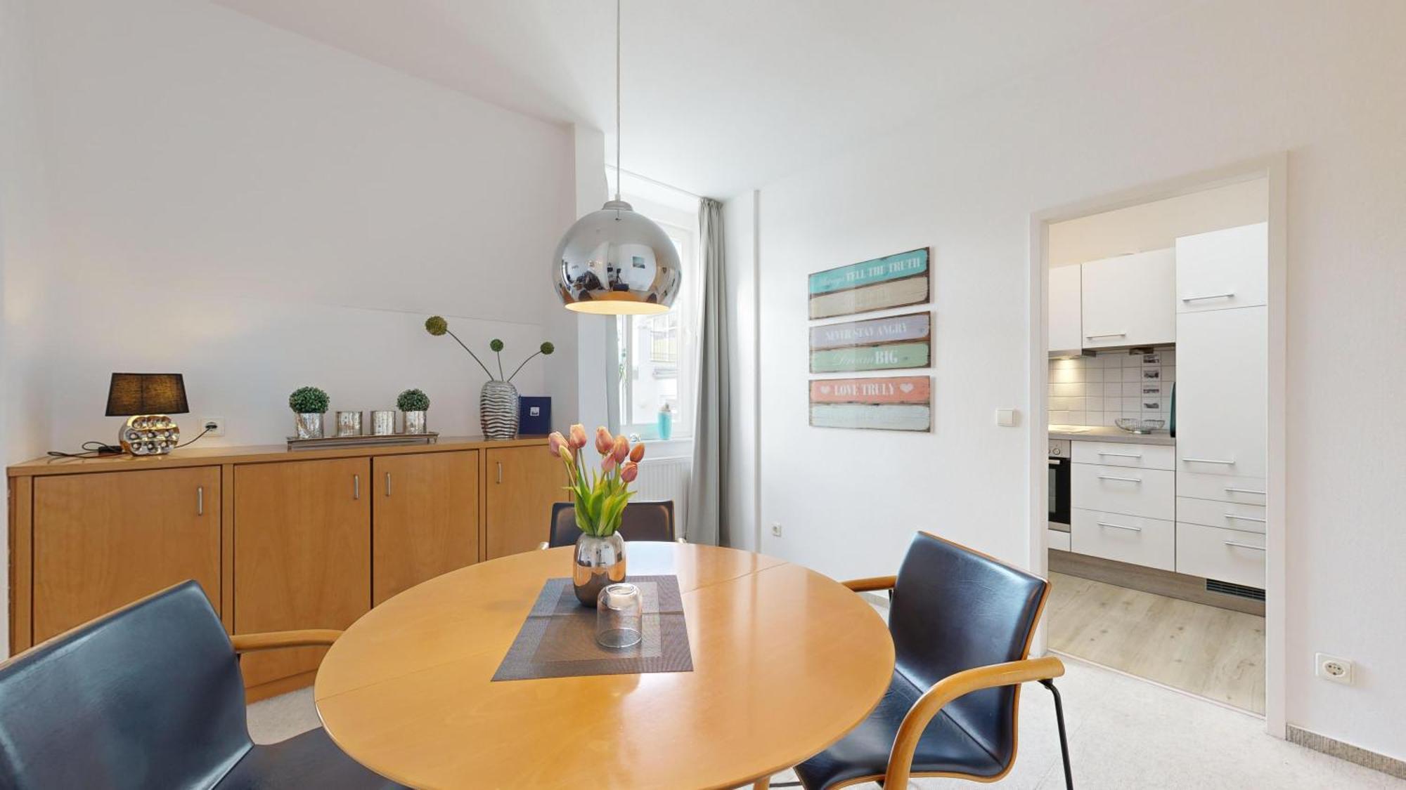 Strandnahe Mit Schwimmbad Im Haus, Liebeskind 80,