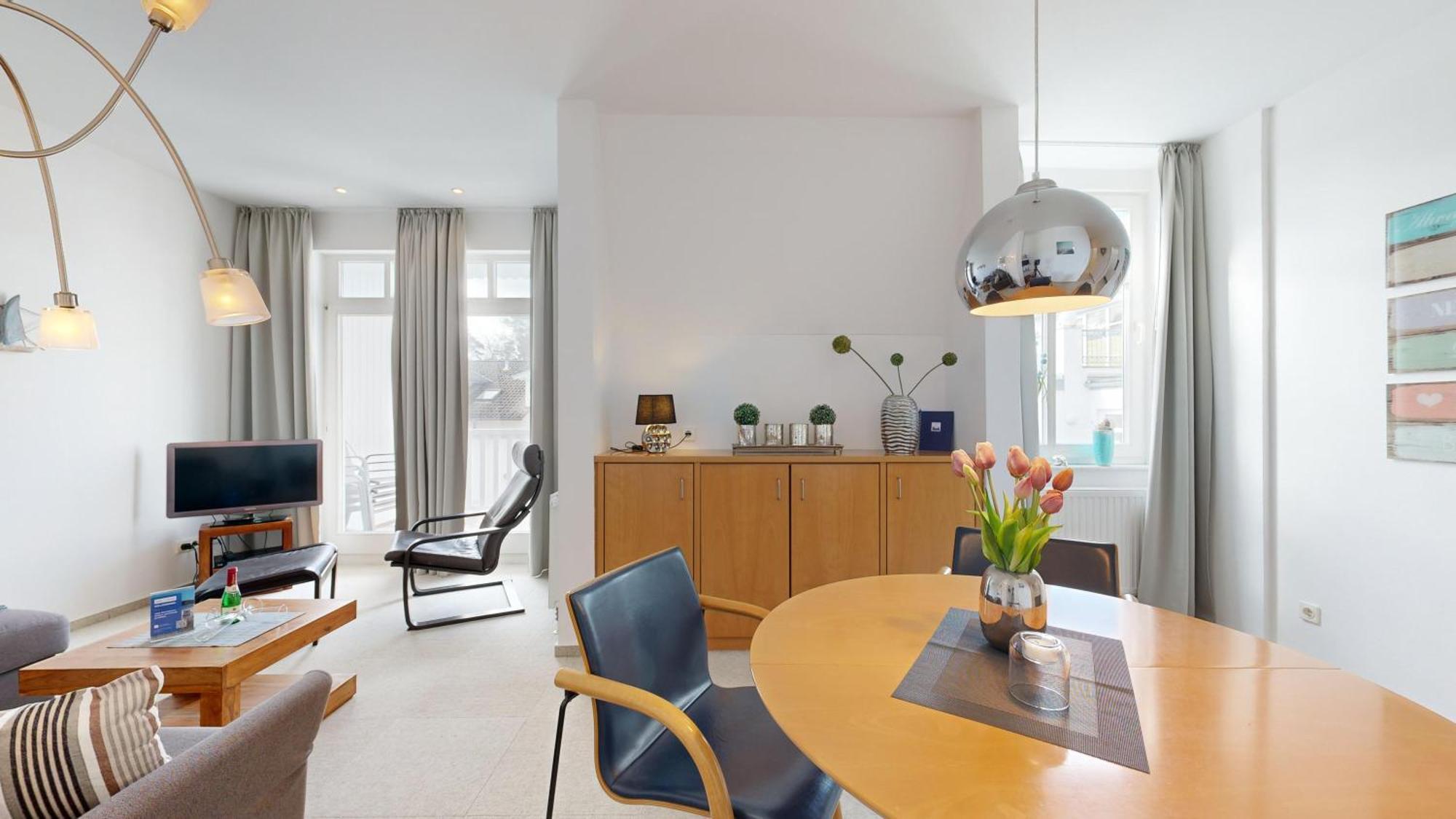 Apartment Strandnahe Mit Schwimmbad Im Haus, Liebeskind 80, Ostseebad Binz