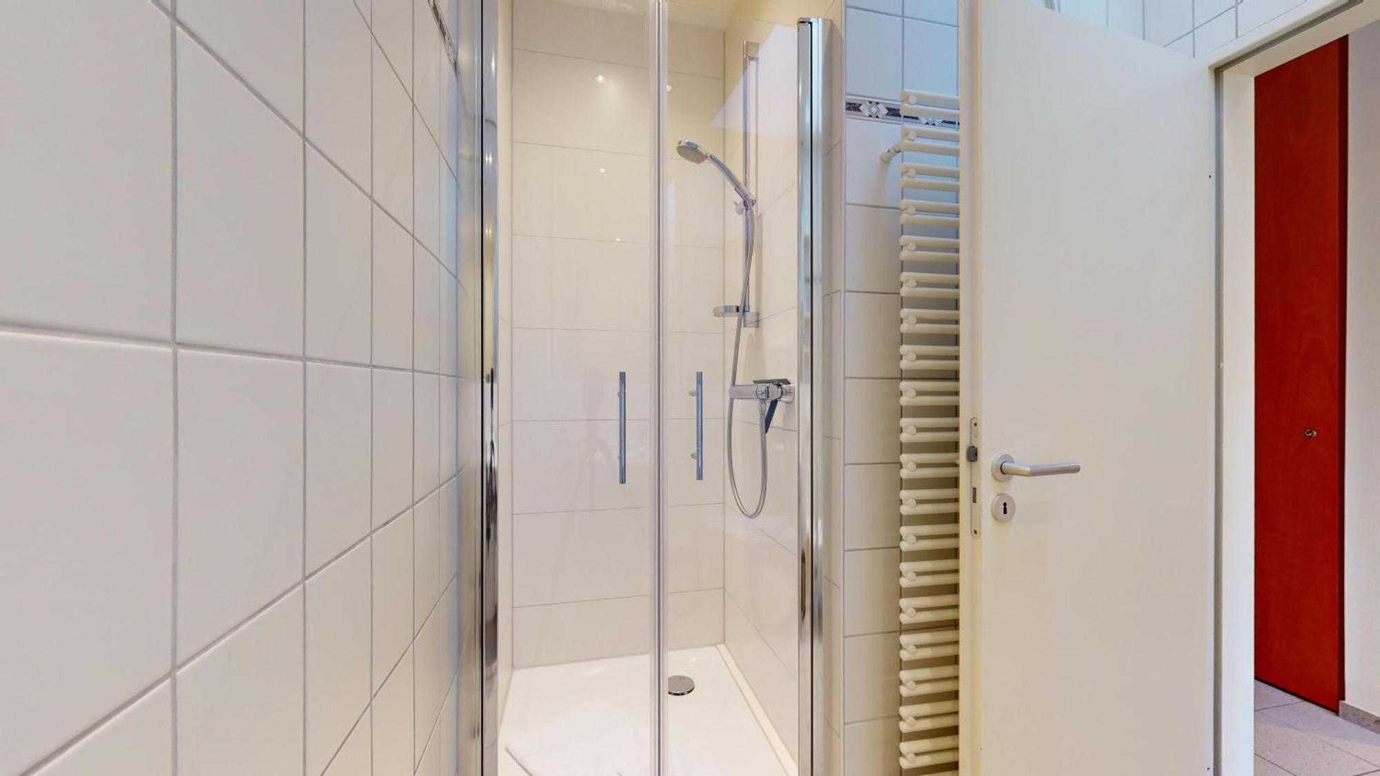 Strandnahe Mit Schwimmbad Im Haus, Liebeskind 80, * Ostseebad Binz