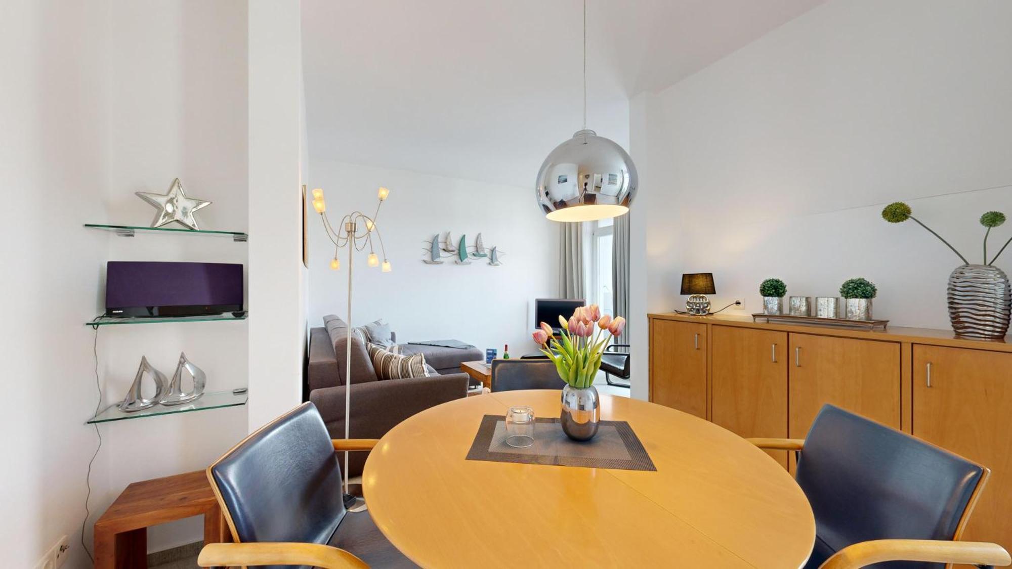 Apartment Strandnahe Mit Schwimmbad Im Haus, Liebeskind 80, *